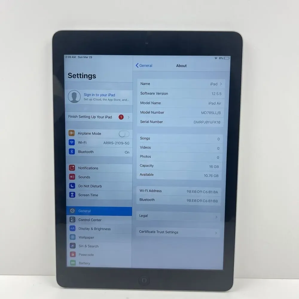 Apple iPad Air 1st Generation A1474 16 GB Wi-Fi 9.7 in | Space Gray | MD78LL/B
